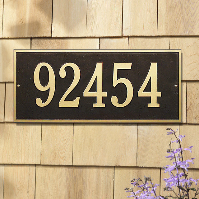 Hartford 1-Line Wall Address Plaque, Black and Gold, Yes
