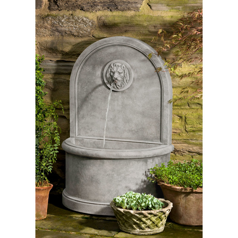 Lion Fountain, Natural