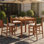 Tabourets de bar d'extérieur en bois d'acacia, chaises à hauteur de bar en teck avec coussin crème et dossier en osier vert, tabourets à hauteur de comptoir pour patio, bord de piscine, îlot de cuisine