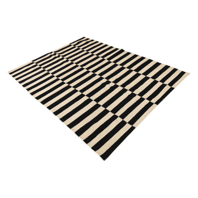 Tapis noir et blanc Petrella