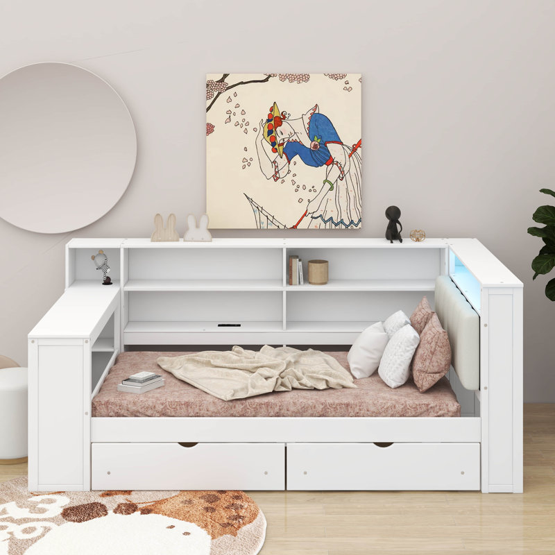 Lit plateforme simple en bois avec tablettes de rangement, tiroirs, station de charge, DEL, bureau et tête de lit tapissier