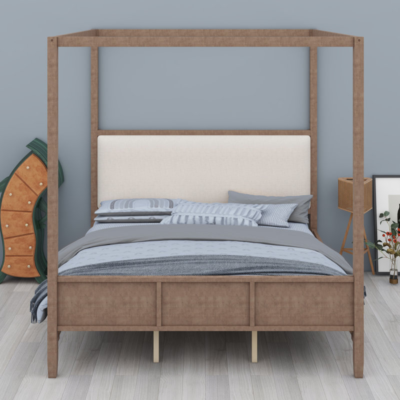 Élégante base de lit à baldaquin mettant en vedette une tête de lit rembourrée moelleuse pour une chambre luxueuse