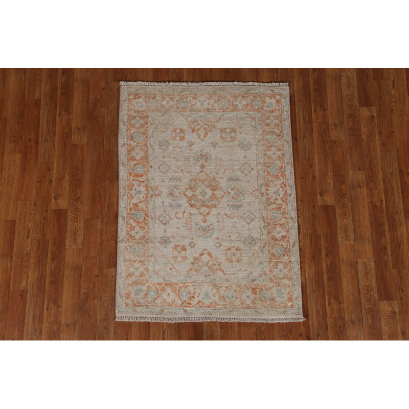 Tapis unique en laine beige 2 pi 11 po x 3 pi 11 po One Age