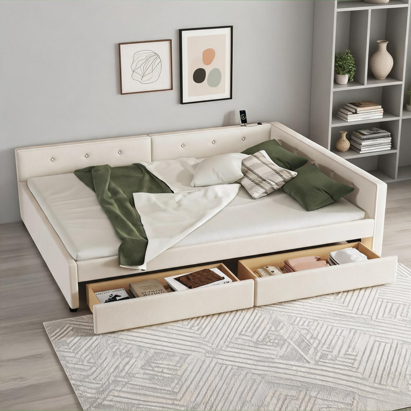 Lit plateforme tapissier en bois massif beige chaud avec ports USB et tiroirs sous le lit