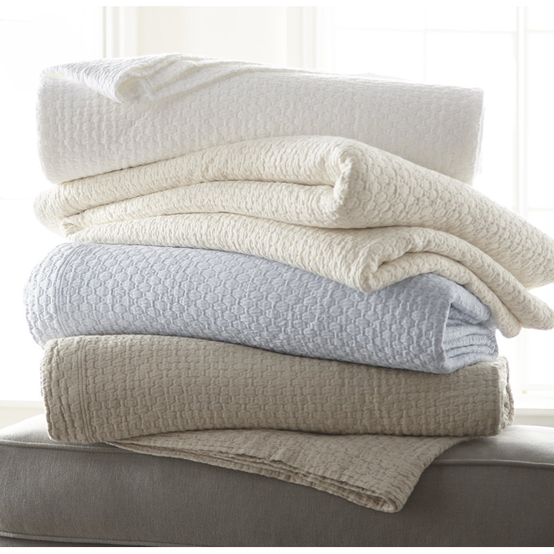 Montauk Sham, Standard