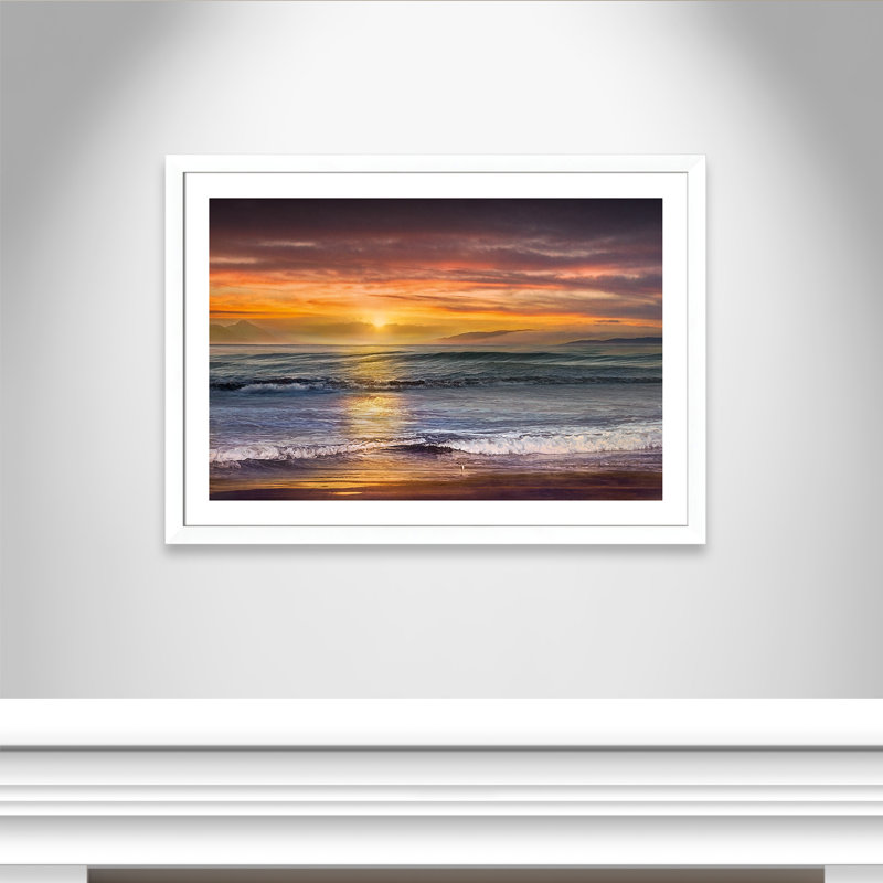«Sundown Descanso Beach», reproduction encadrée, Papier encadré blanc mat, H 31 po x l 43 po x P 1,25 po