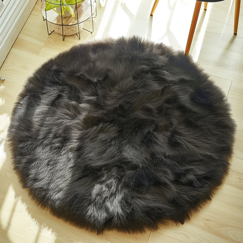Faux Sheepskin Indoor Rug, Round 5'