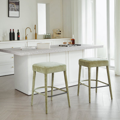 Tabouret de bar rembourré en tissu vert clair sans dossier - siège rembourré avec pieds et repose-pieds robustes, siège peu encombrant pour îlot de cuisine, comptoir de salle à manger et pub, 2 ensembles