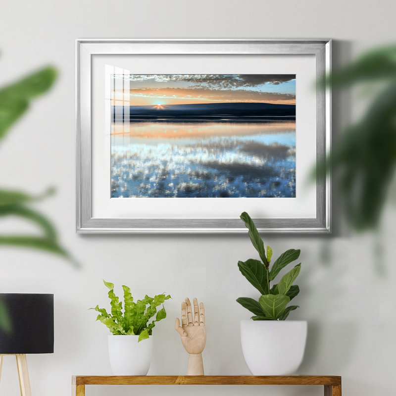 Serene Sunrise - Photographie avec cadre photo, Argent, H 22,5 po x l 30,5 po x P 1,5 po