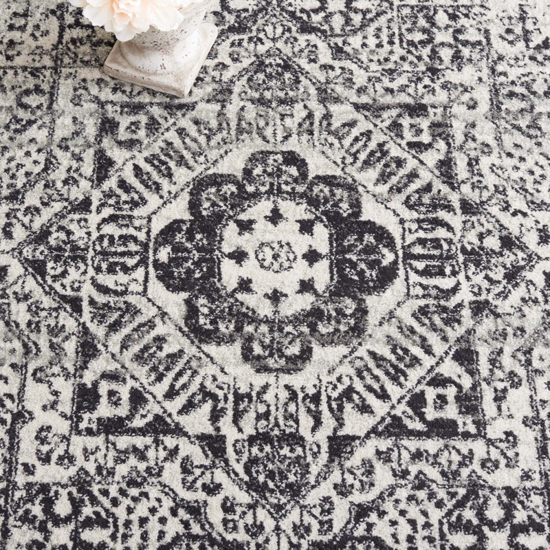 Tapis oriental ivoire et noir Highworth, Carré 6 pi 7 po