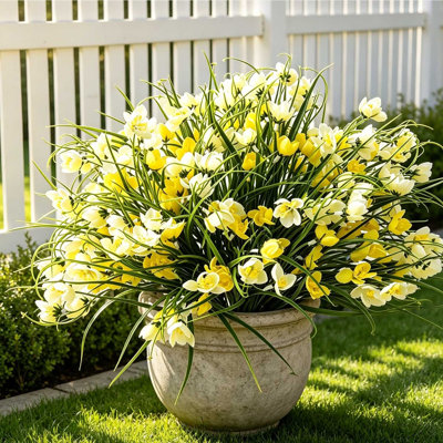 Fleurs artificielles de jonquille, 24 paquets de tiges de verdure artificielles en plein air, arbustes en plastique artificiels résistants aux rayons UV pour jardinière, jardinière, ensemble de 24