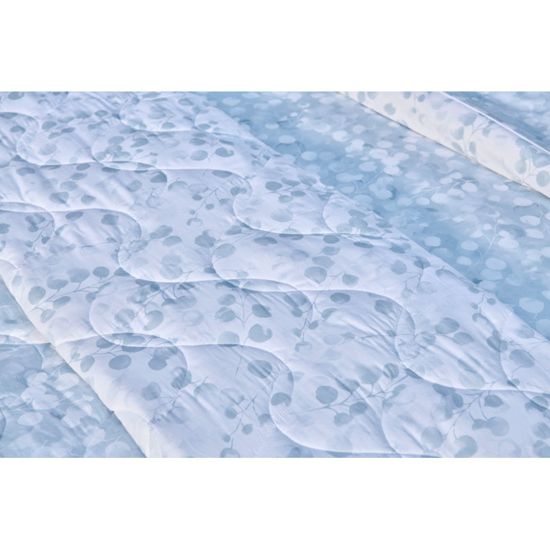 Rosée blue Queen printed quilted coverlet, Blue; White, Rosée blue, Queen