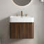 Meuble-lavabo suspendu avec lavabo intégré en surface solide blanche lustrée et armoire en bois de noyer-405133426