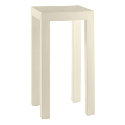 Jut Plastic Bar Table