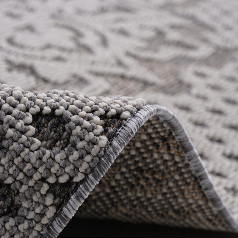 Gray/White /Medallion Indoor/Outdoor Area Rug, Rectangle 7'9" x 10'