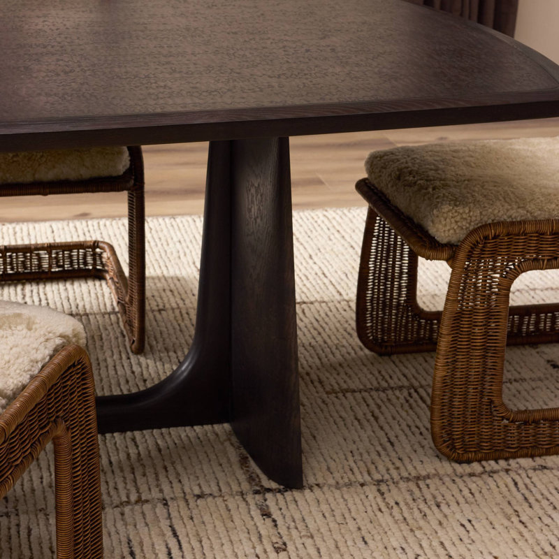 Hera Dining Table