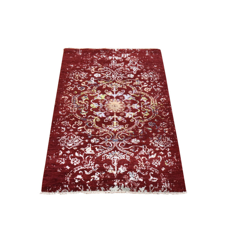 Tapis oriental rouge 3 pi x 5 pi 1 po, motif floral, laine et soie, ton sur ton, noué à la main