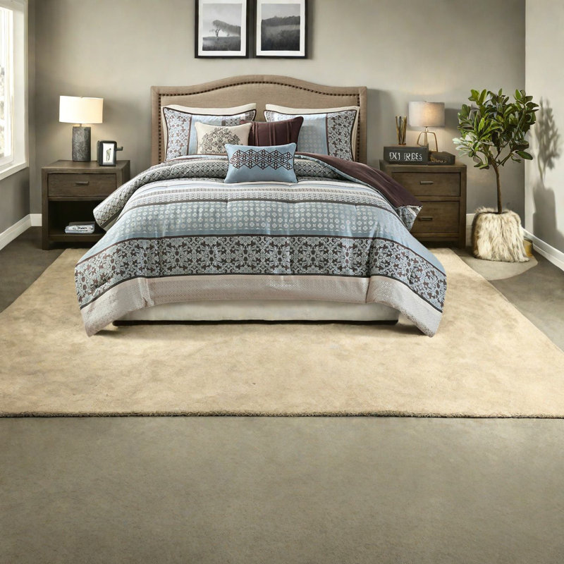 Luxurious Blue Bedding Sets, Polyester Comforter, Traditional Elegance