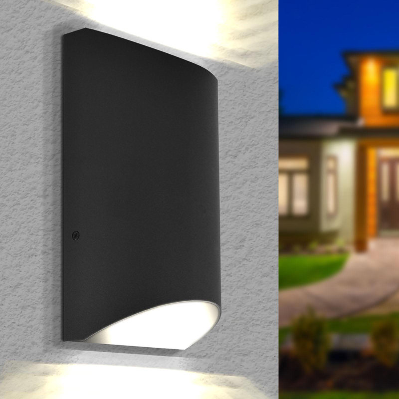 Correna Aluminum LED Wall Light