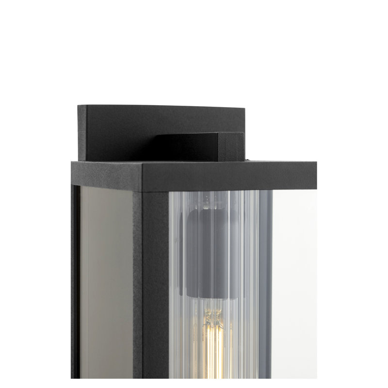 Lanterne murale d'extérieur noire Nayem, H 12 po x l 5,88 po x P 6,88 po