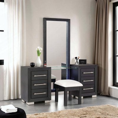 Coiffeuse de style contemporain avec tabouret, pieds en métal, port USB, plateau en verre et miroir pleine longueur