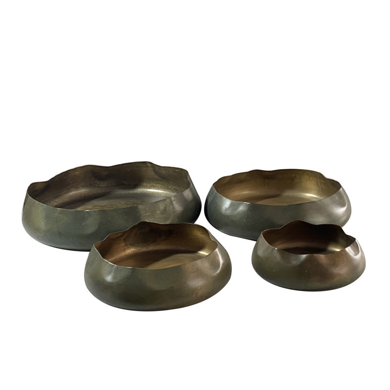 Ensemble de 4 plateaux ronds en fer patiné