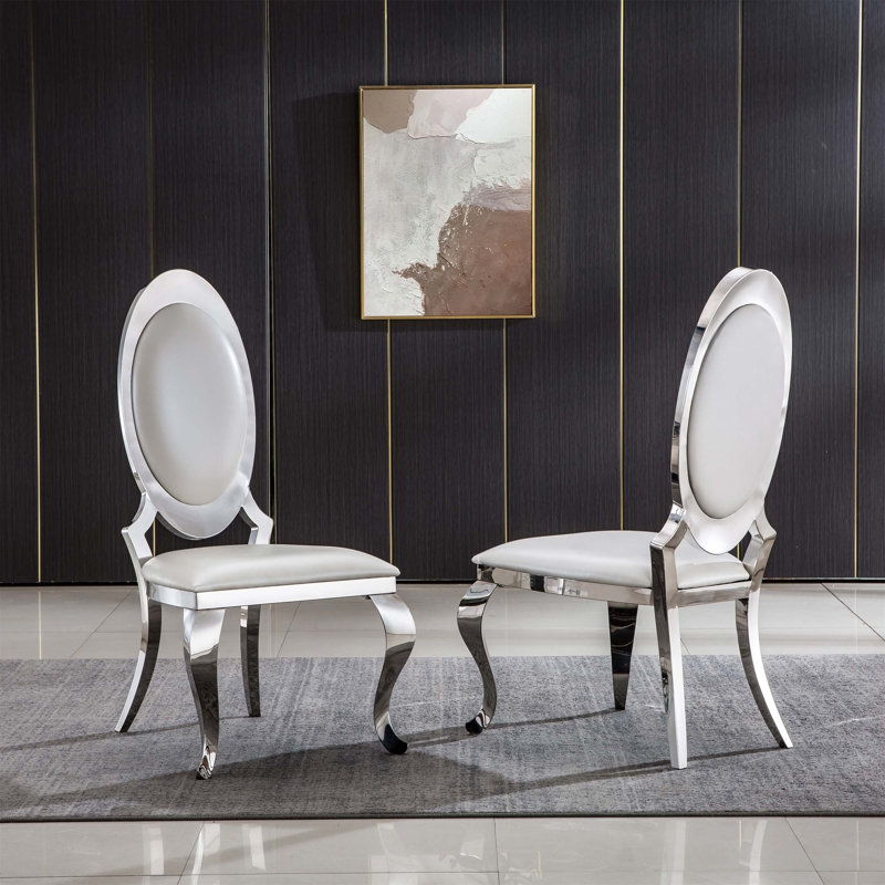 Chaise d'appoint rembourrée à dossier King Louis avec structure en acier inoxydable Amity, Faux cuir, White, Argent argent