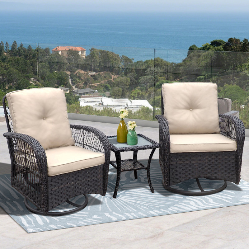 Chaise pivotante d'extérieur en rotin trois pièces avec coussin, Beige