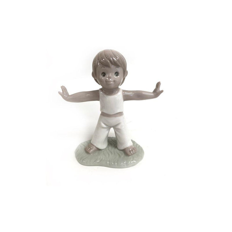 Pavo People Figurines & Sculptures