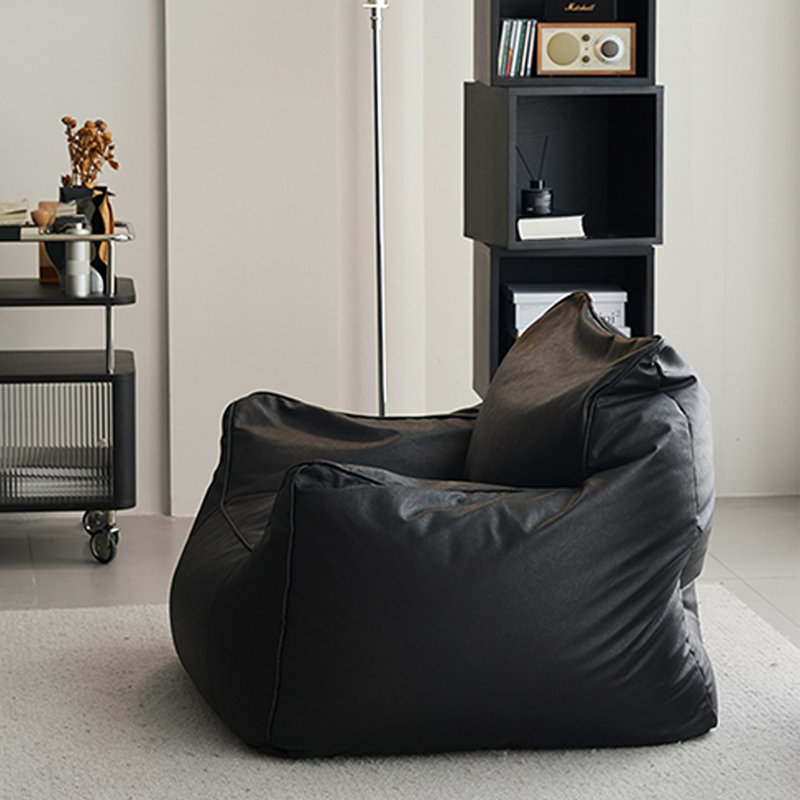 Canapé en cuir noir minimaliste