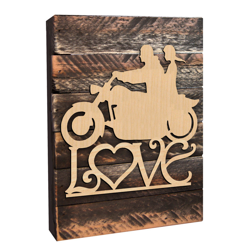 Décoration murale Harley His and Her Love on a Wooden Board, H 18 po x l 18 po x P 1,75 po
