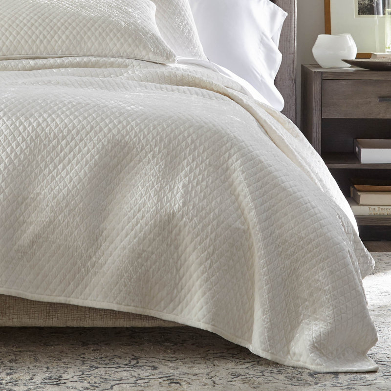 Enzo Coverlet, King Coverlet, Ivory