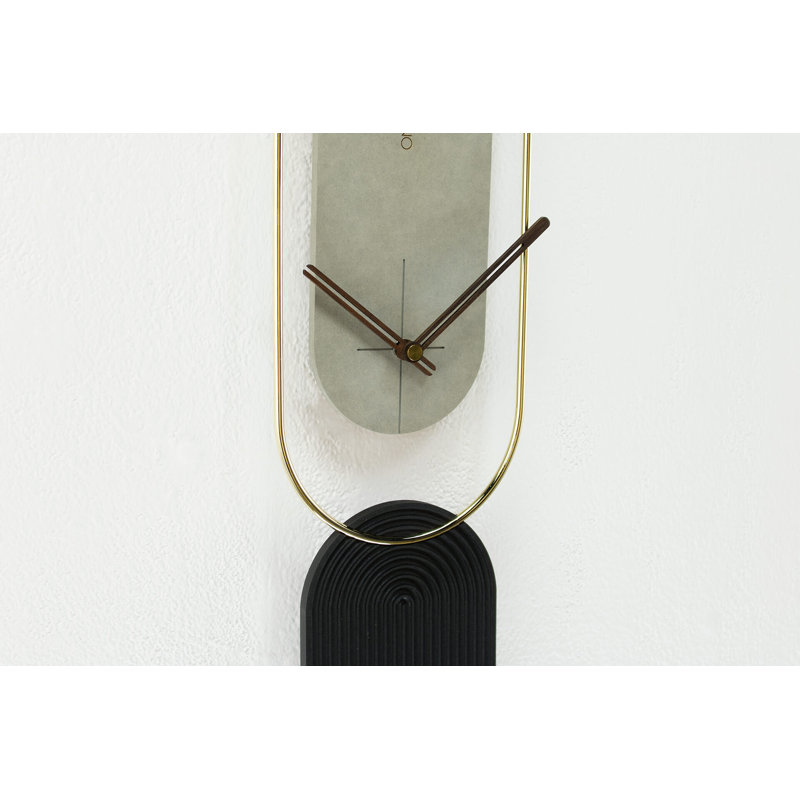 THE UPSIDE DOWN 18cm Silent Wall Clock