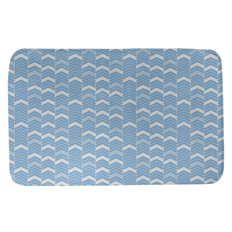 Tapis pour salle de bain lineed chevrons Stephenie, l 21 po x L 34 po, Bleu sarcelle / ivoire