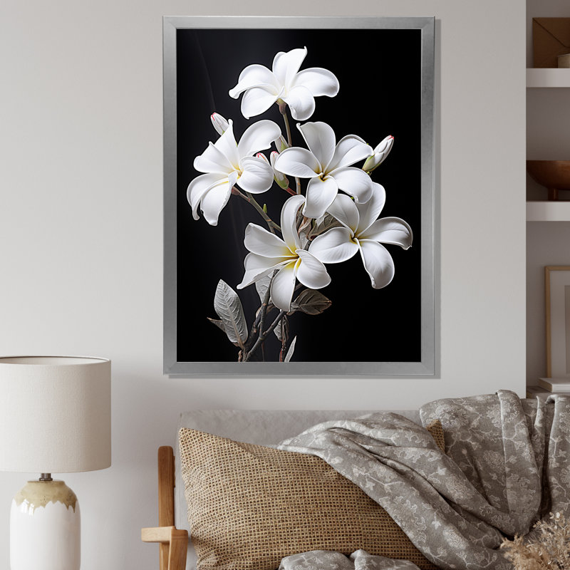 Parfumée Plumeria Serenade I, H 32 po x l 16 po x P 1 po, Cadre simple argenté