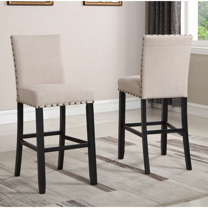 Tabourets de comptoir en tissu avec garniture cloutée Carliana, ensemble de 2, Brun clair