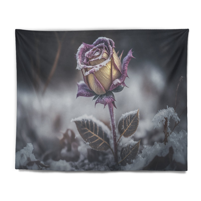 Tapisserie en polyester avec une fleur mauve en hiver II, H 32 po x l 39 po