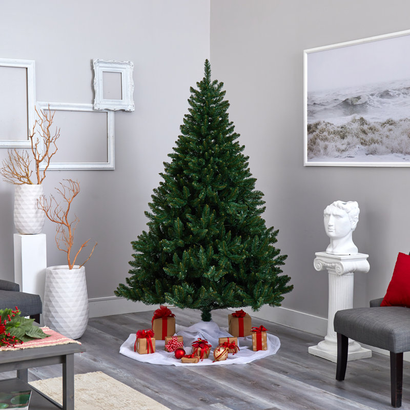 9Ft. North Carolina Spruce Artificial Christmas Tree With 750 Clear Lights And 1912 Bendable Branches, 7' H