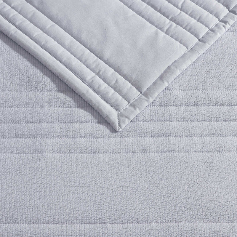 Vera Wang Seersucker Stripe Blue Quilt Set, King