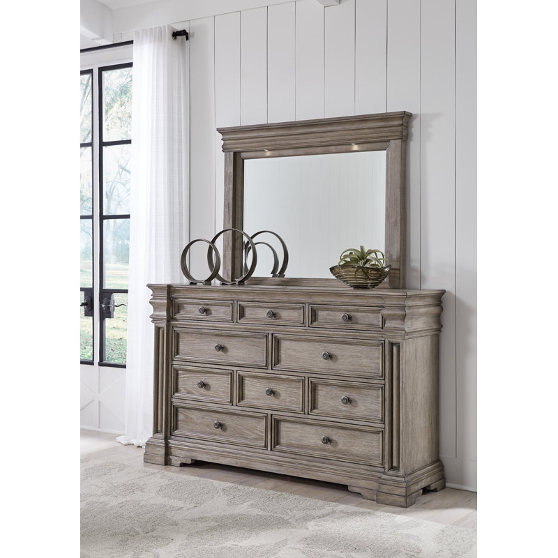 Très grand lit à panneaux, commode et miroir Blairhurst California