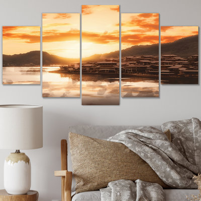 Coucher de soleil sur la baie avec montagnes rétro paysage marin - impression d'art mural asiatique - 5 panneaux