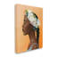Femme portant une couronne de fleurs rose-66884600-66884601