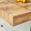 Table basse en bois aggloméré texturé avec pieds en verre trempé