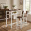 Ensemble de table de bar 3 pièces avec 2 tabourets, structure en métal et tablette de rangement, table haute moderne avec plateau en bois pour cuisine, salle à manger et salon