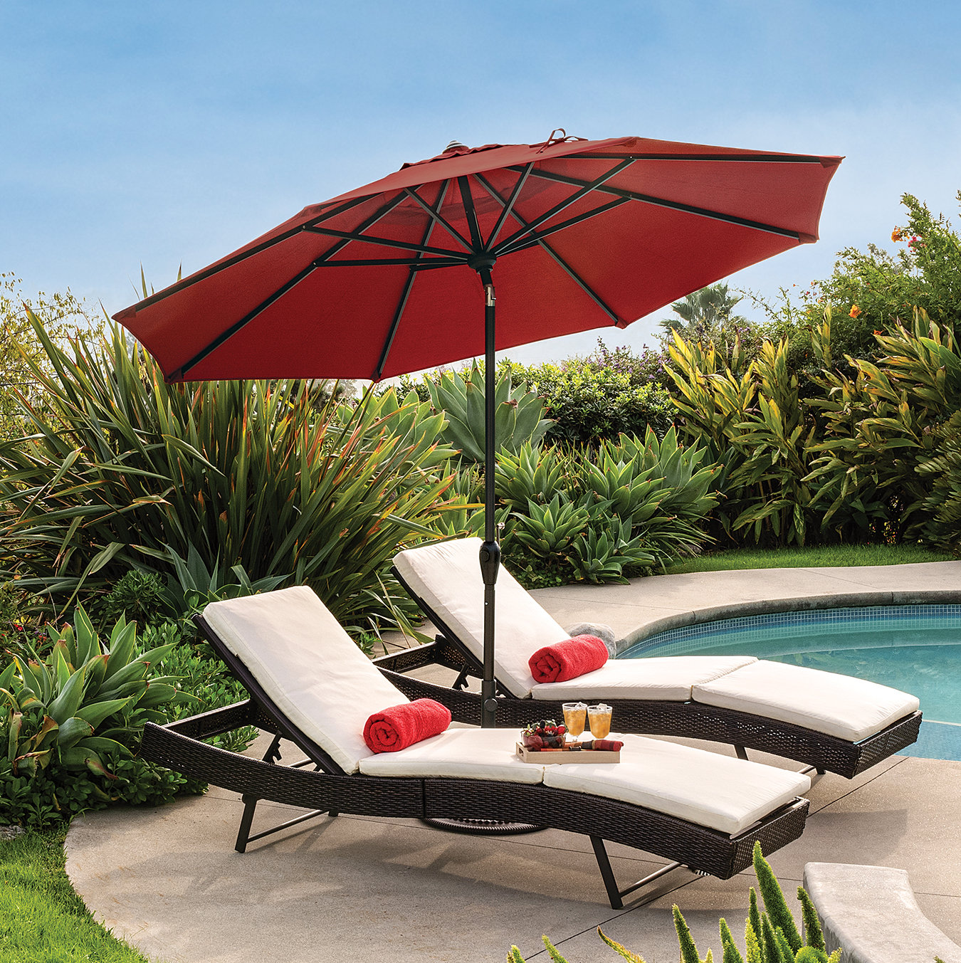Colete 9' Market Sunbrella Umbrella, Canvas Jockey Red Sunbrella® Canvas, Bronze