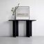 Une console avec une texture naturelle-242498872