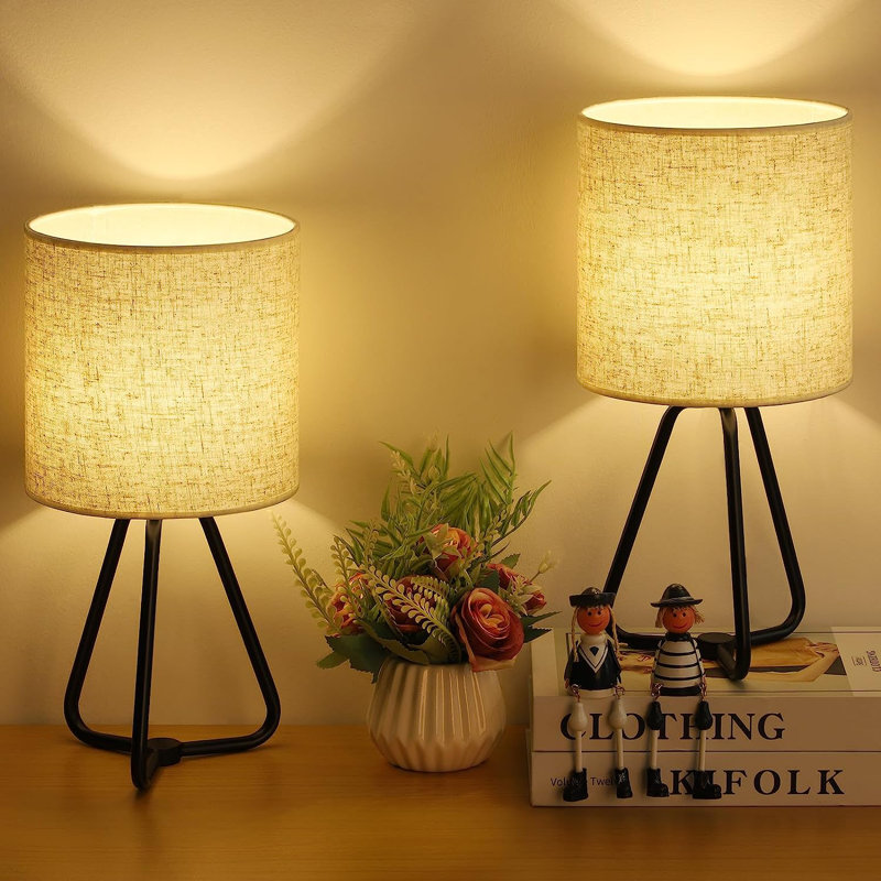 Norward Metal Tripod Lamp, Cream
