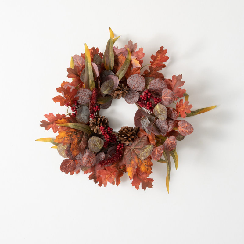 Couronne de polyester en fausse pomme de pin, H 18,25 po x l 4,5 po x P 18,25 po
