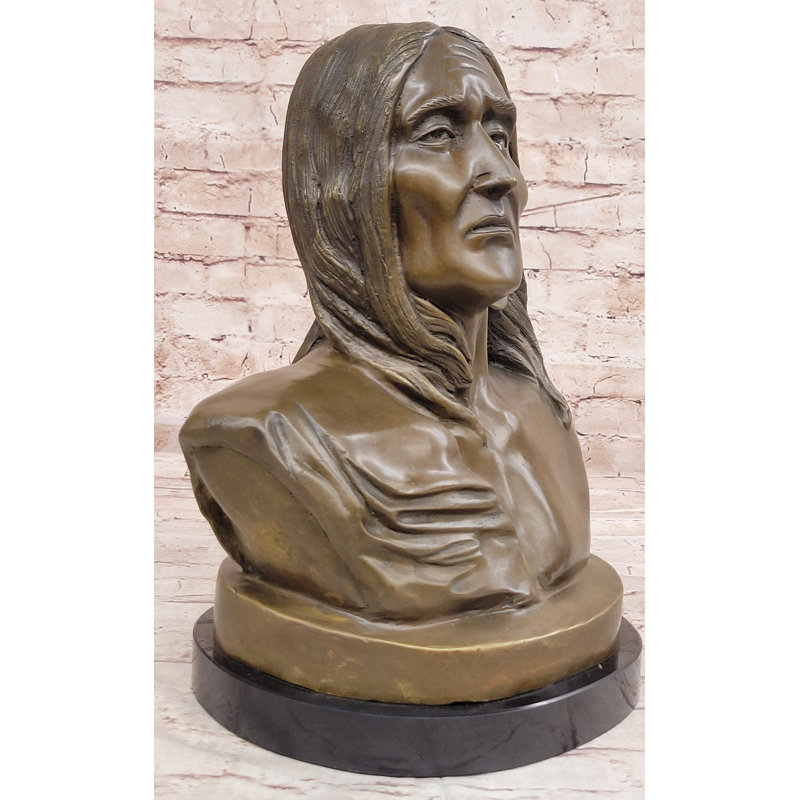 Sculpture en bronze signée par Milo Native American Chief