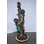 Enfants qui atteignent un arbre pour une statue de chat en bronze - Taille: L 24 po x l 21 po x H 64 po.